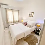 Golden Apartment Split