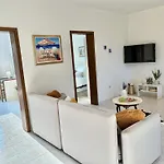 Golden Apartment *