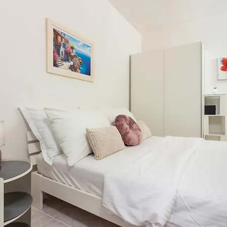 Beach Nest Apartment *