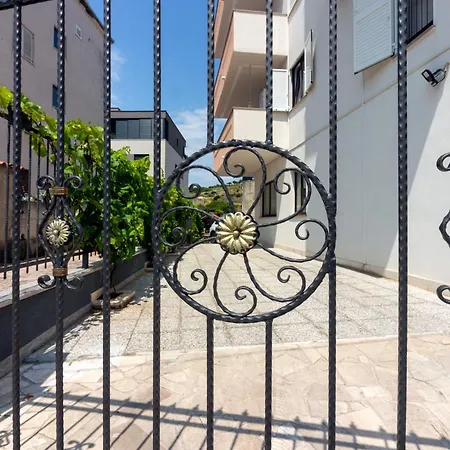 Апартаменты Golden *