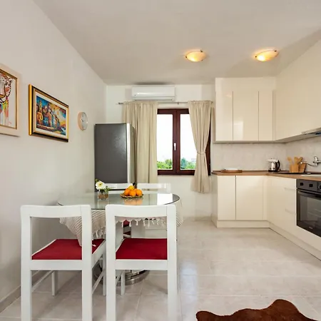 Golden Apartment