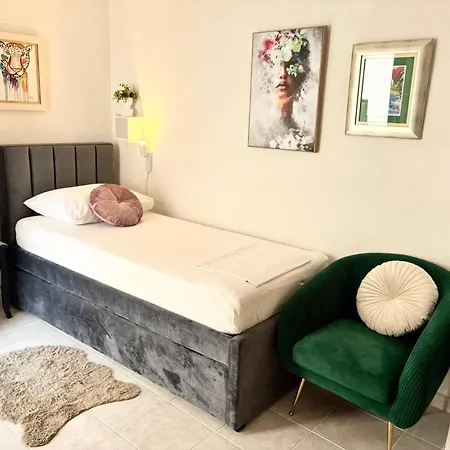 Beach Nest Apartment